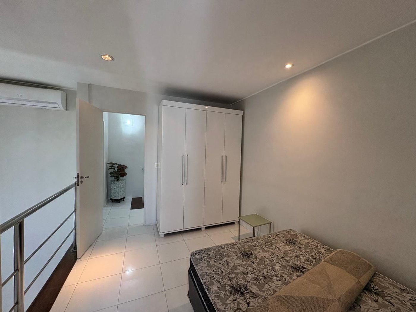 Apartamento com 2 dormitórios à venda, 78 m² por R$ 640.000,00 - Gonzaga - Santos/SP