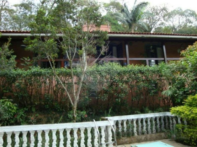 Casa Térrea à venda com 3 quartos, sendo 1 suíte,  em Parque Petrópolis, Mairiporã, SP