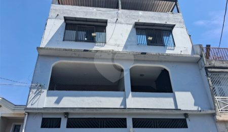 Sobrado à venda com 10 quartos, sendo 1 suíte,  em Parque Ramos Freitas, São Paulo, SP