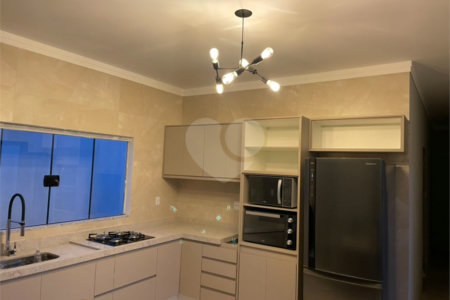 Casa à venda com 3 quartos, sendo 1 suíte, no condomínio Sun Lake, Três Lagoas - MS