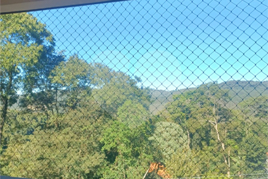 Casa à venda ou para alugar com 3 quartos, sendo 1 suíte, no condomínio Parque Suiça, Caieiras - SP