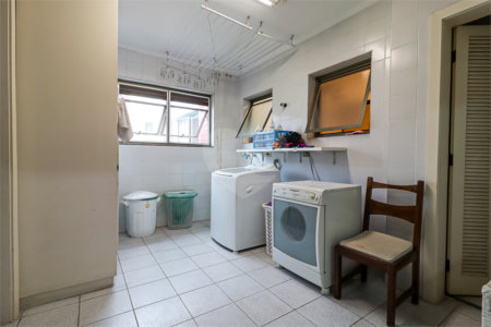 Apartamento à venda com 4 quartos, sendo 2 suítes, em Vila Morumbi, São Paulo, SP