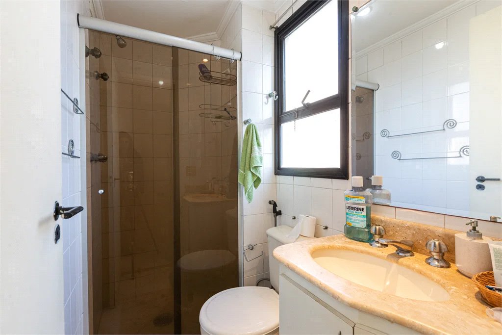 Apartamento à venda com 2 quartos, sendo 1 suíte,  em Vila Hamburguesa, São Paulo, SP