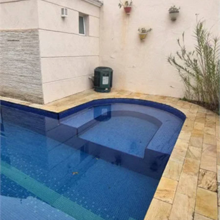 Casa à venda com 4 quartos, sendo 2 suítes,  no condomínio Casas de Windsor, São Paulo - SP