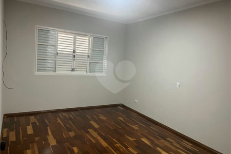 Casa à venda com 3 quartos em Jardim Itália, Itapetininga, SP