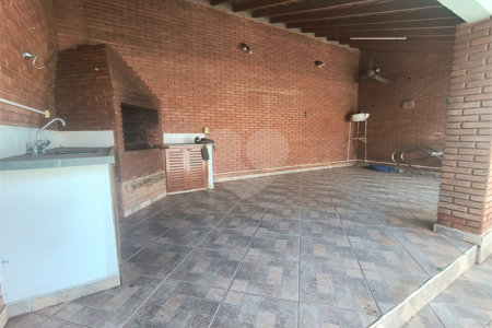 Casa à venda com 3 quartos, sendo 1 suíte, em Vila Santana, Araraquara, SP