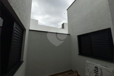 Casa à venda com 3 quartos, sendo 1 suíte, no condomínio Horto Florestal Villagio, Sorocaba - SP