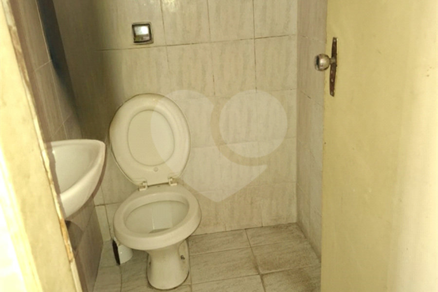 Casa à venda com 4 quartos, sendo 3 suítes, em Jardim São Bento, São Paulo, SP