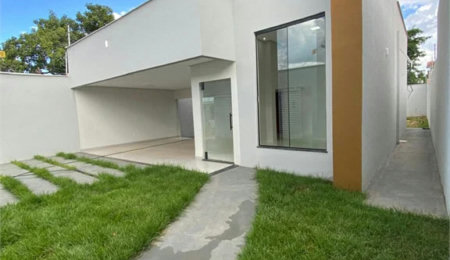 Casa à venda com 3 quartos, sendo 1 suíte,  em Jardim Iracema, Balsas, MA