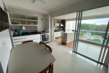Apartamento à venda com 4 quartos, sendo 3 suítes, em Perdizes, São Paulo, SP