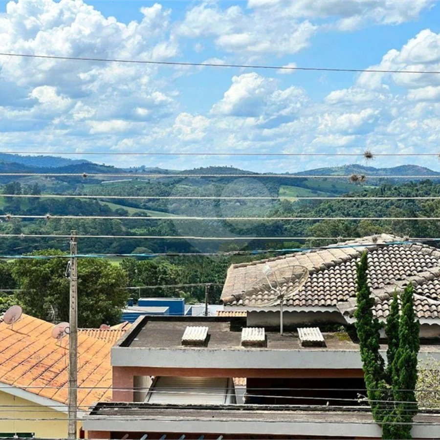 Sobrado à venda com 3 suítes em Jardim dos Pinheiros, Atibaia, SP