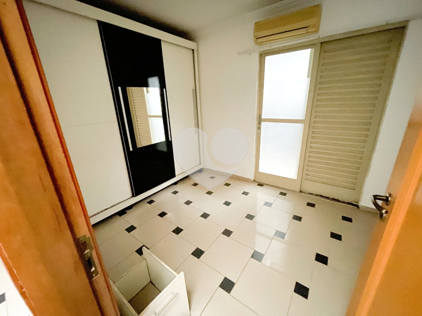 Casa à venda com 2 quartos, sendo 1 suíte, no condomínio Residencial Dona Lilla, Itu - SP