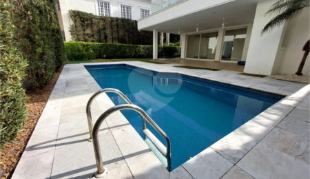 Casa à venda com 4 suítes no condomínio Residencial Morumbi, São Paulo - SP