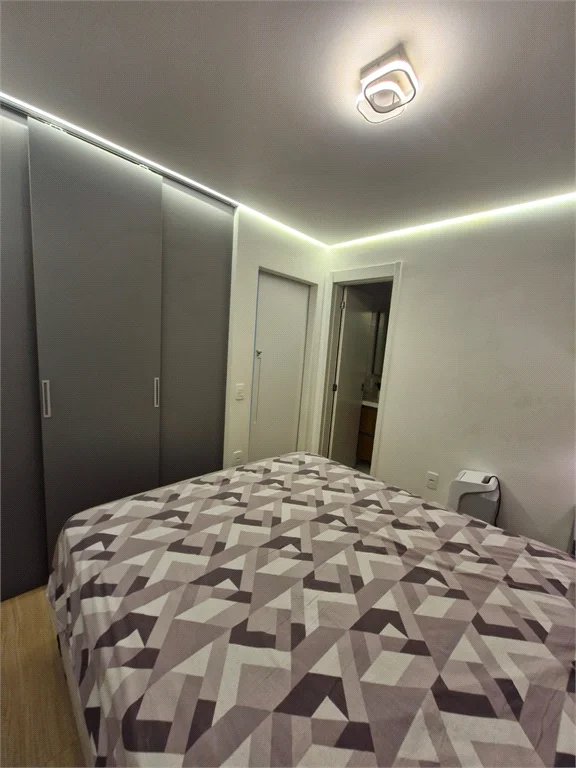 Apartamento à venda com 3 quartos, sendo 1 suíte,  em Parque Residencial da Lapa, São Paulo, SP