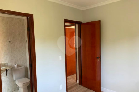 Apartamento à venda com 3 quartos, sendo 1 suíte,  em Vila Andrade, São Paulo, SP