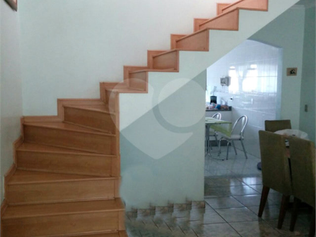 Sobrado à venda com 3 quartos, sendo 1 suíte,  em Jardim Virginia Bianca, São Paulo, SP