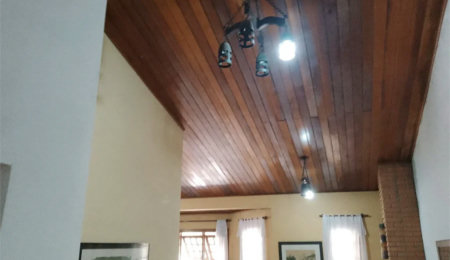 Casa à venda com 4 quartos, sendo 1 suíte,  no condomínio Quinta da Cachoeira, Embu das Artes - SP
