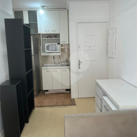 á venda Excelente Apto Mobiliado na Barra Funda - 1 Quarto e Sacada - Aceita Permuta