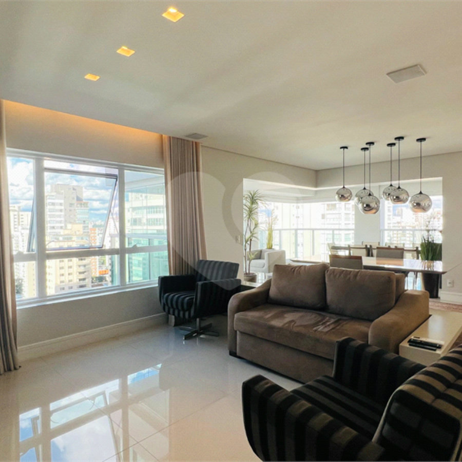 Apartamento à venda com 3 suítes em Campo Belo, São Paulo, SP