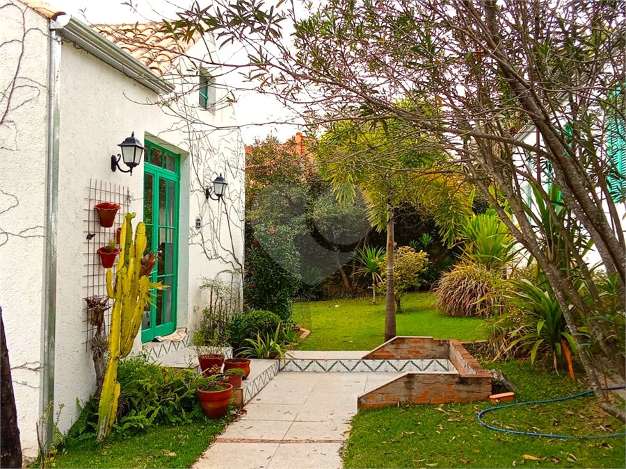 Casa à venda com 4 quartos, sendo 2 suítes,  no condomínio Vivenda do Lago, Sorocaba - SP