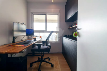 Apartamento à venda com 3 quartos, sendo 1 suíte,  em Santo Amaro, São Paulo, SP