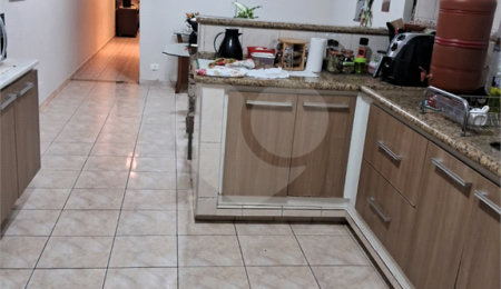Sobrado à venda com 3 quartos, sendo 1 suíte,  em Parque Gerassi, Santo André, SP