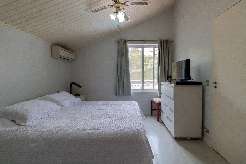 Casa à venda com 4 quartos, sendo 3 suítes, em Jardim Panorama, São Paulo, SP