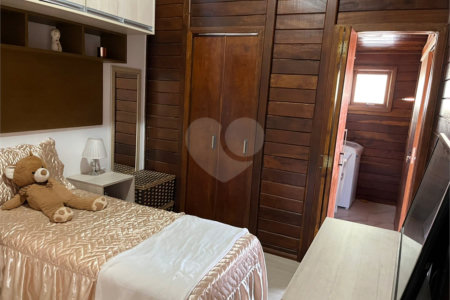 Casa Térrea à venda com 5 quartos, sendo 3 suítes,  em Vila Oliveira, Mogi das Cruzes, SP