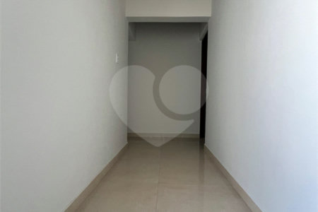 Sobrado à venda com 3 quartos, sendo 1 suíte, em Conjunto Habitacional Brás Cubas, Mogi das Cruzes, SP