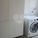 Casa à venda com 4 suítes no condomínio Vila Inglesa, Atibaia - SP