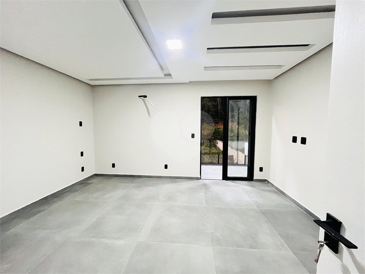 Casa à venda com 3 quartos, sendo 1 suíte, no condomínio Vale dos Sonhos 2, Rio de Janeiro - RJ