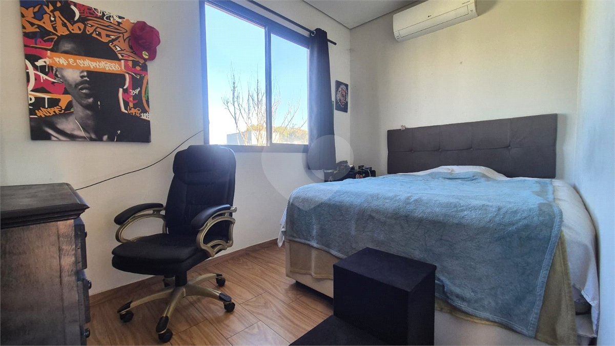 Casa à venda com 5 quartos, sendo 3 suítes, no condomínio Residencial Vale do Lago, Sorocaba - SP