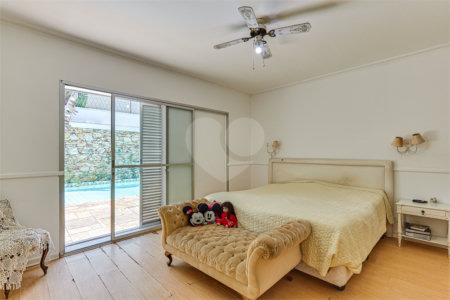 Casa de Vila à venda com 4 quartos, sendo 3 suítes,  em Alto da Boa Vista, São Paulo, SP
