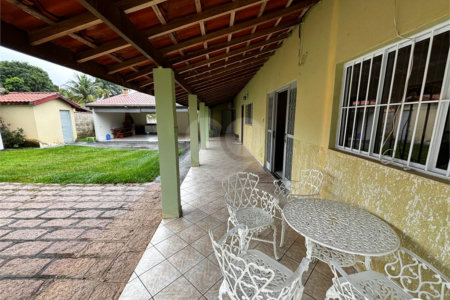 Casa à venda com 4 quartos, sendo 2 suítes, no condomínio Zuleika Jabour, Salto - SP