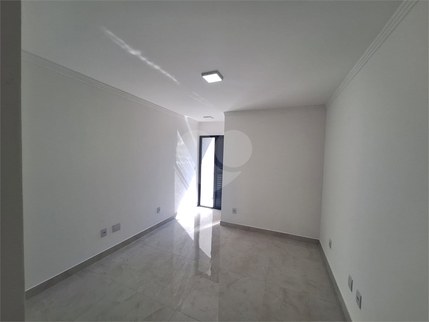 Sobrado à venda com 3 quartos, sendo 1 suíte, em Vila São Geraldo, São Paulo, SP
