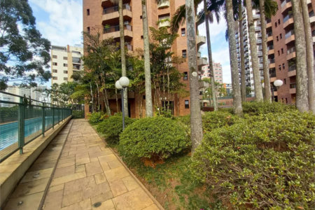 Apartamento à venda com 4 quartos, sendo 3 suítes,  em Vila Andrade, São Paulo, SP