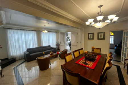 Casa à venda com 6 quartos, sendo 3 suítes, no Centro, Itapetininga, SP