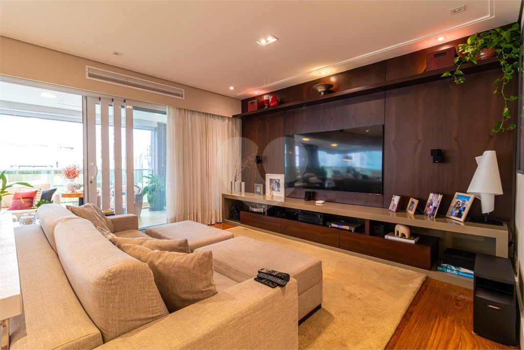 Apartamento à venda com 4 suítes em Campo Belo, São Paulo, SP