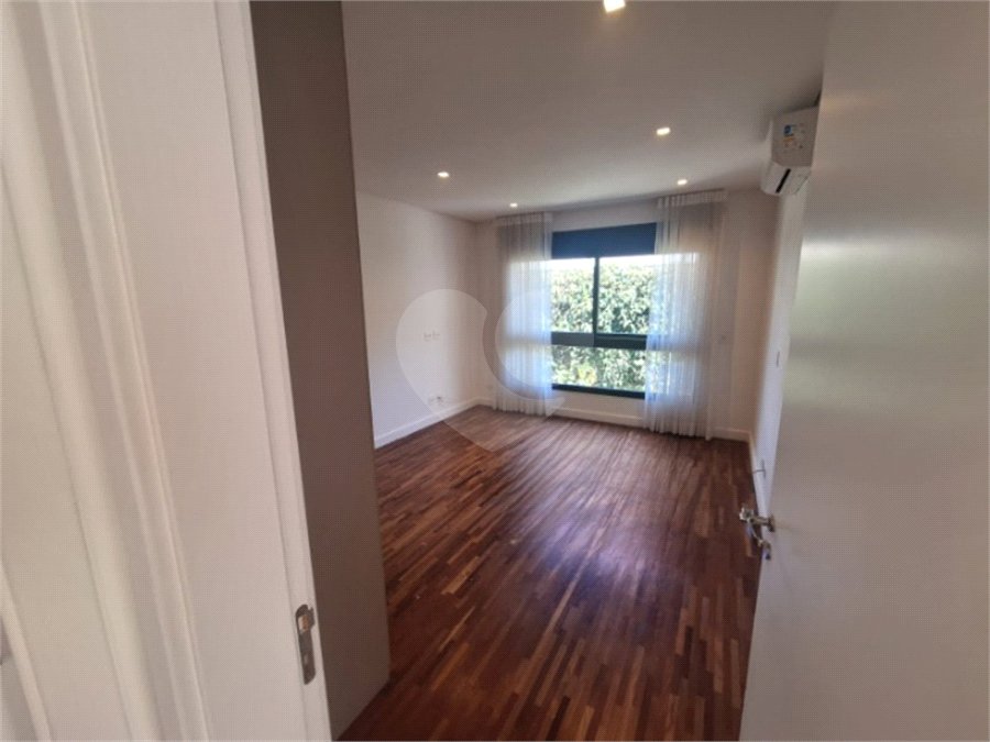Casa à venda ou para alugar com 3 suítes no condomínio Boulevard Ibirapuera, São Paulo - SP