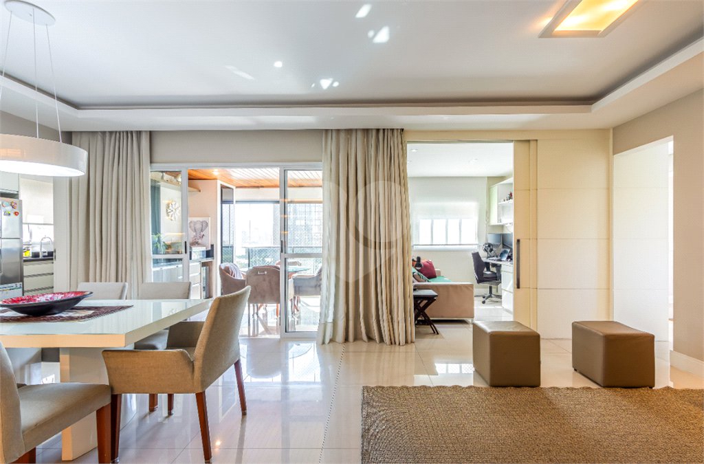 Apartamento à venda com 3 quartos, sendo 1 suíte, em Chácara Santo Antônio, São Paulo, SP