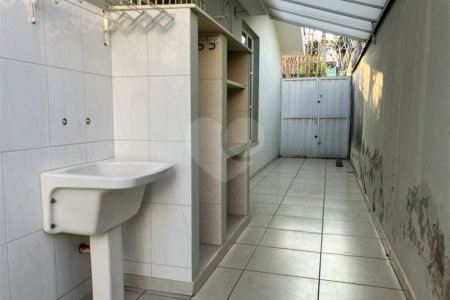 Casa Térrea à venda com 4 quartos, sendo 2 suítes, em Jardim Santa Rosália, Sorocaba, SP