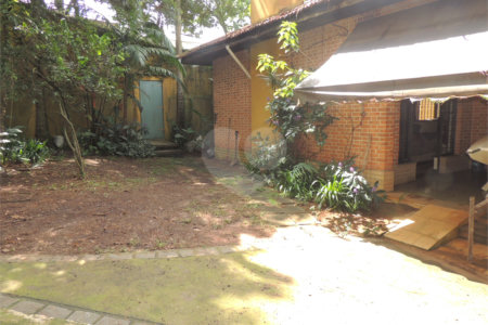 Casa à venda ou para alugar com 4 suítes em Santo Amaro, São Paulo, SP