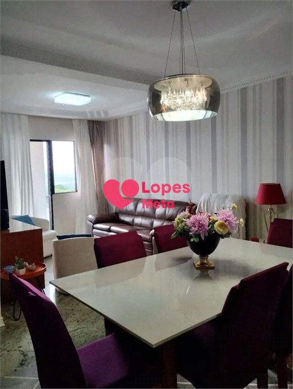 Apartamento à venda com 4 quartos, sendo 1 suíte,  em Parque Residencial Aquarius, São José dos Campos, SP