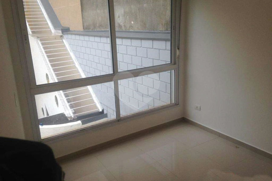 Casa à venda com 3 quartos, sendo 1 suíte, no condomínio Residencial Vegas, São Paulo - SP