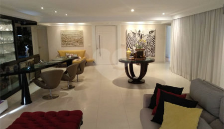 Apartamento à venda com 4 suítes em Jardim Marajoara, São Paulo, SP