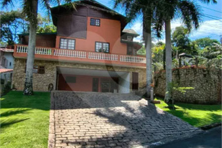 Casa à venda ou para alugar com 7 quartos, sendo 5 suítes, no condomínio Estância Marambaia, Vinhedo - SP