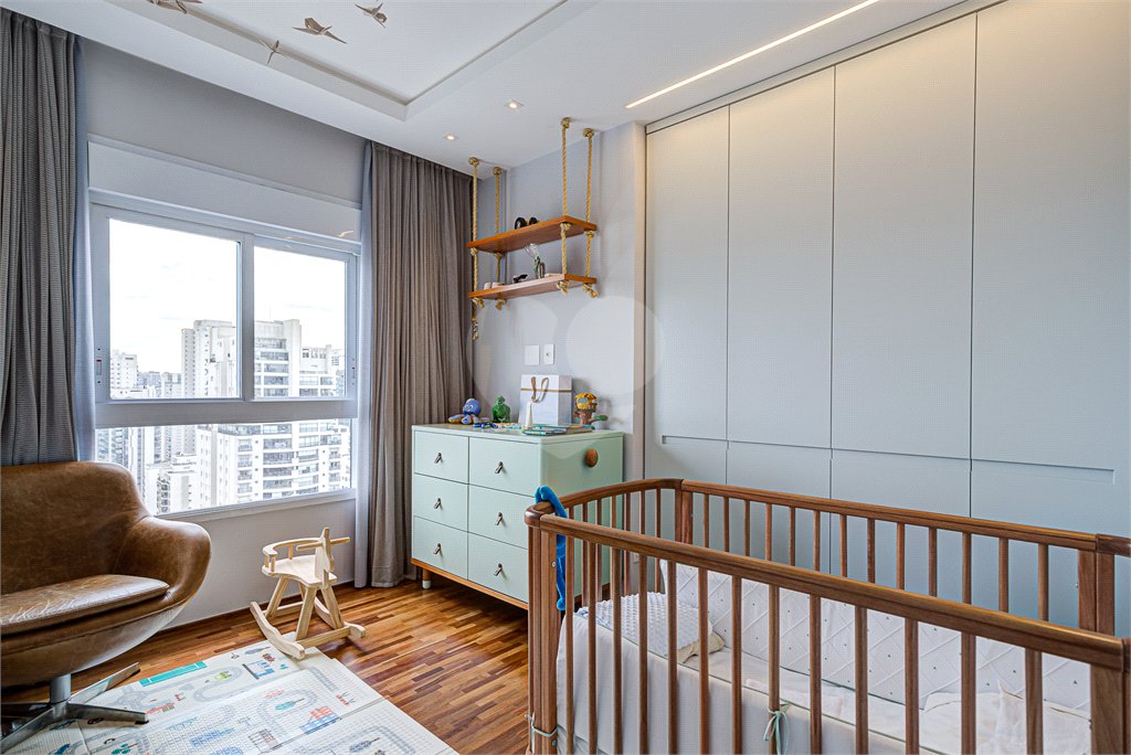 Apartamento à venda com 3 suítes em Campo Belo, São Paulo, SP