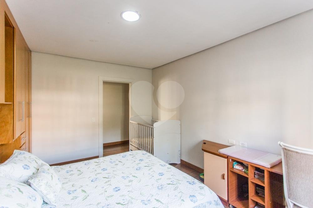 Sobrado à venda com 4 quartos, sendo 3 suítes, em Brooklin, São Paulo, SP
