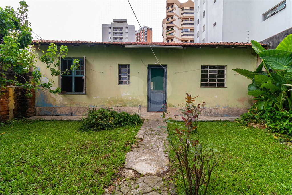 Sobrado à venda com 4 quartos, sendo 1 suíte, em Campo Belo, São Paulo, SP