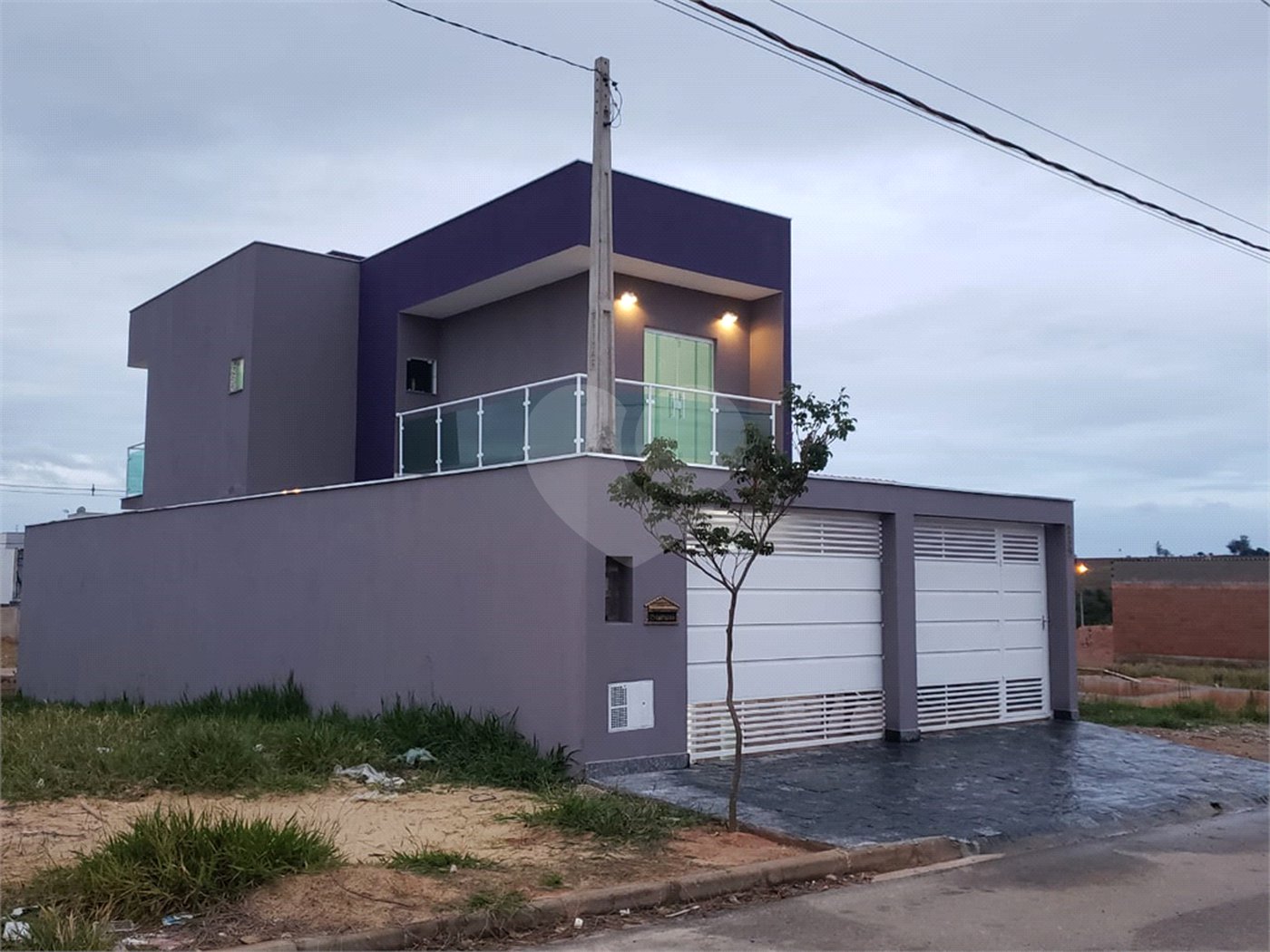 Sobrado à venda com 3 quartos, sendo 1 suíte,  em Residencial Jardim Nathália, Sorocaba, SP